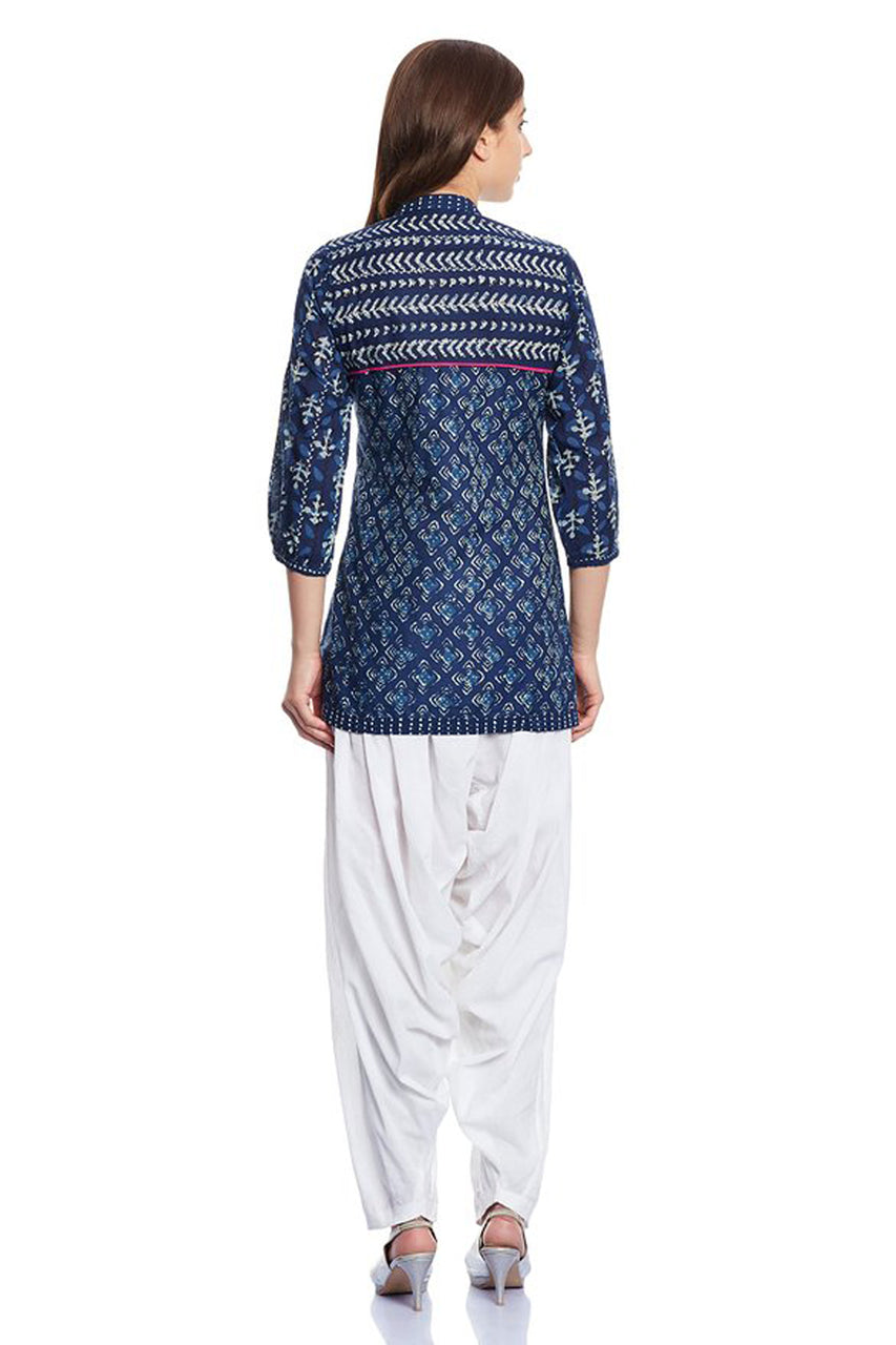 In-Sattva Women's Indian Navy Blue Short Contrasting Print Kurta Tunic Back