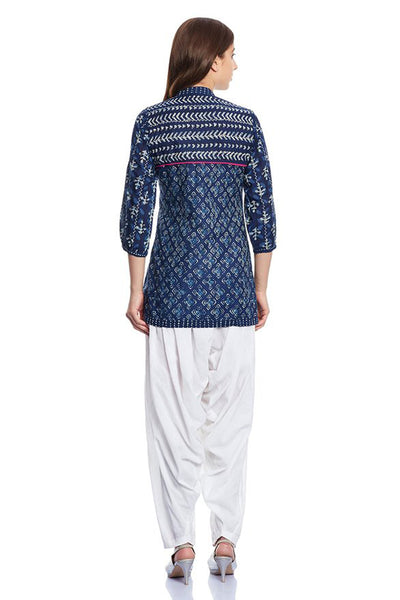 In-Sattva Women's Indian Navy Blue Short Contrasting Print Kurta Tunic Back
