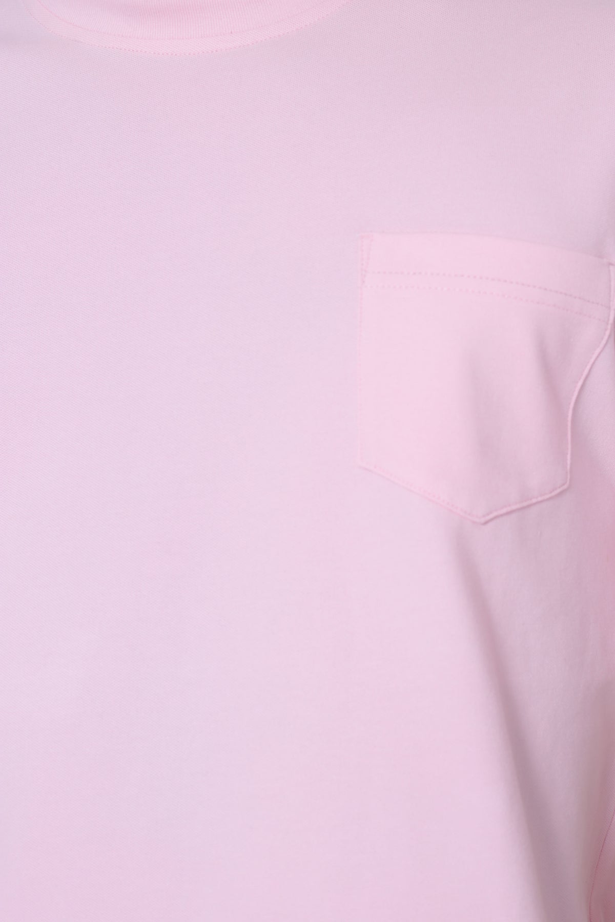 Fabric pattern and texture detail on men's blush breathable cotton round-neck pocket T-shirt