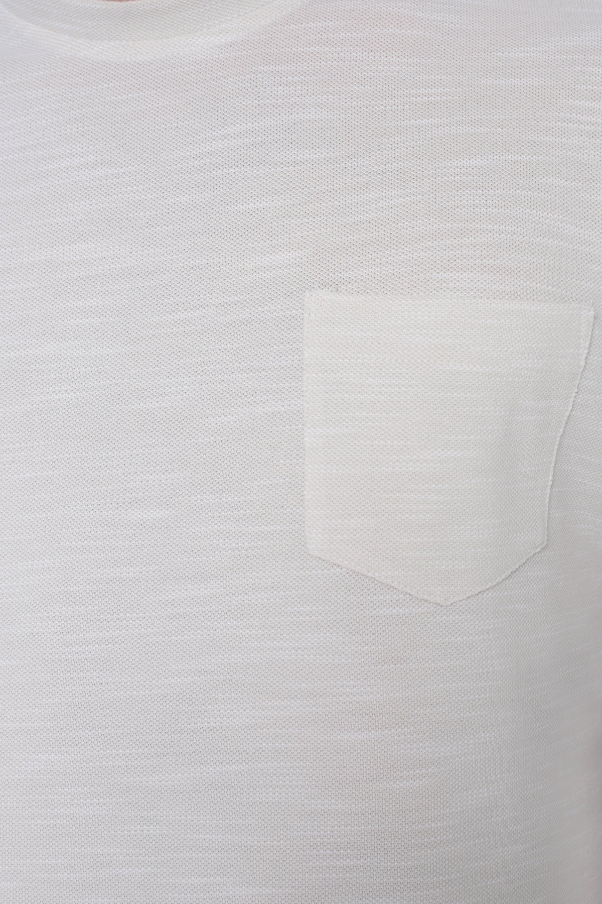 Fabric pattern and texture detail on men's cream space-dyed performance pocket T-shirt