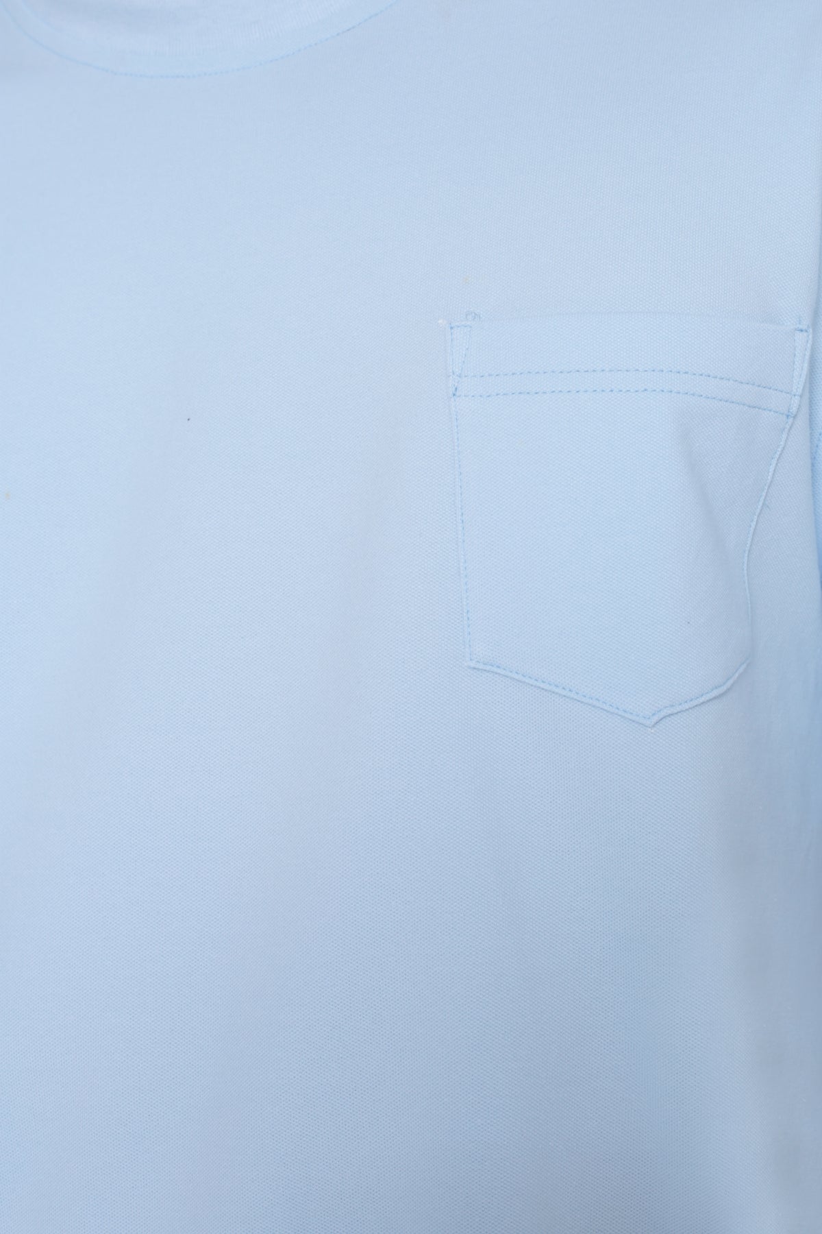 Fabric pattern and texture detail on men's light blue breathable cotton round-neck pocket T-shirt