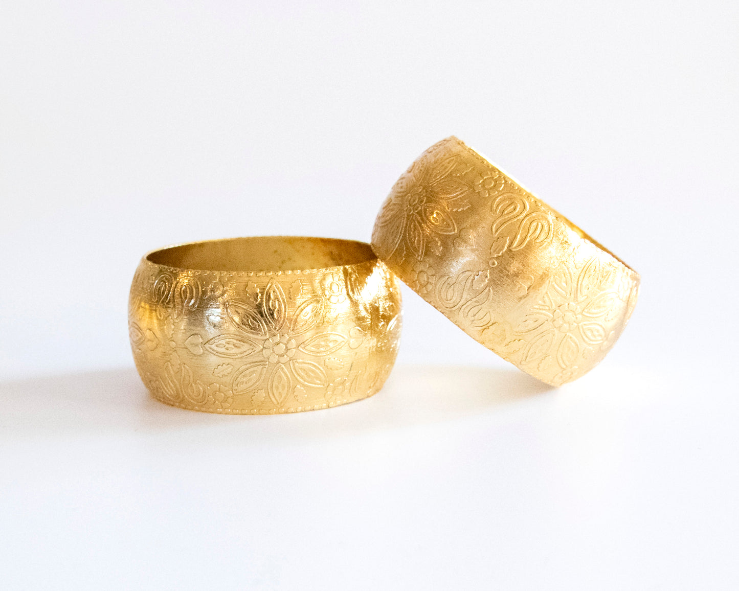 Handmade Napkin Rings: Floral Engraved Metal | In-Sattva