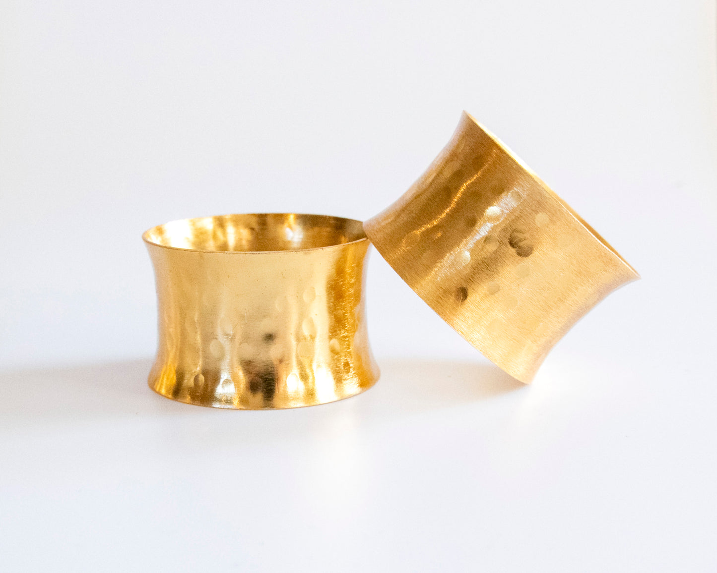 Handmade Napkin Rings: Gold Hammered Metal | In-Sattva