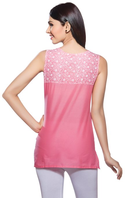 In-Sattva Women's Contrasting Yoke Short Kurta with sleeveless style, back view