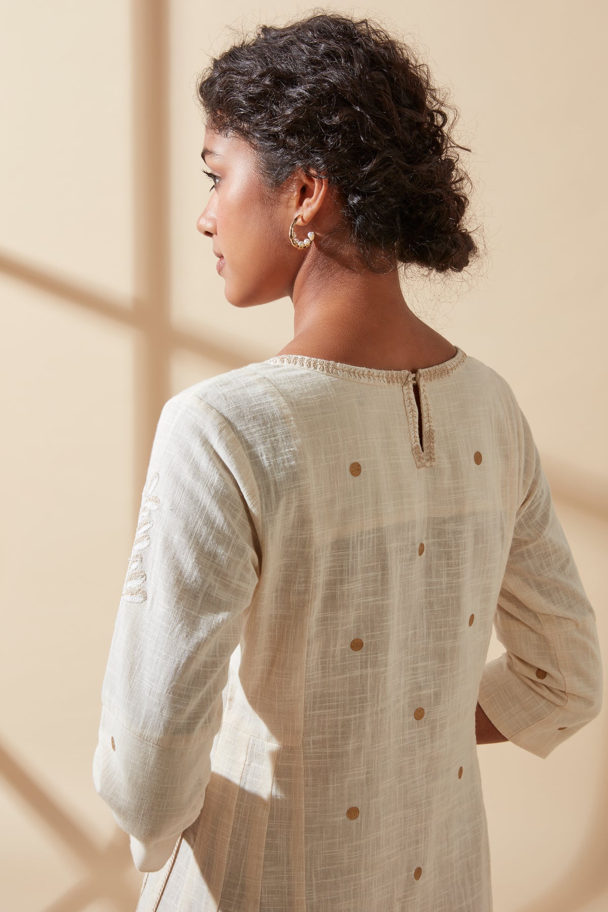 In-Sattva Women's Cream & Gold Pure Cotton Kurta, product photograph 3