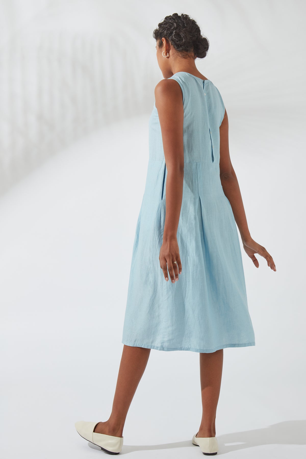 In-Sattva Women's Crystal Blue Silk-Linen Blend Kurta Dress with embroidery, product photo 3