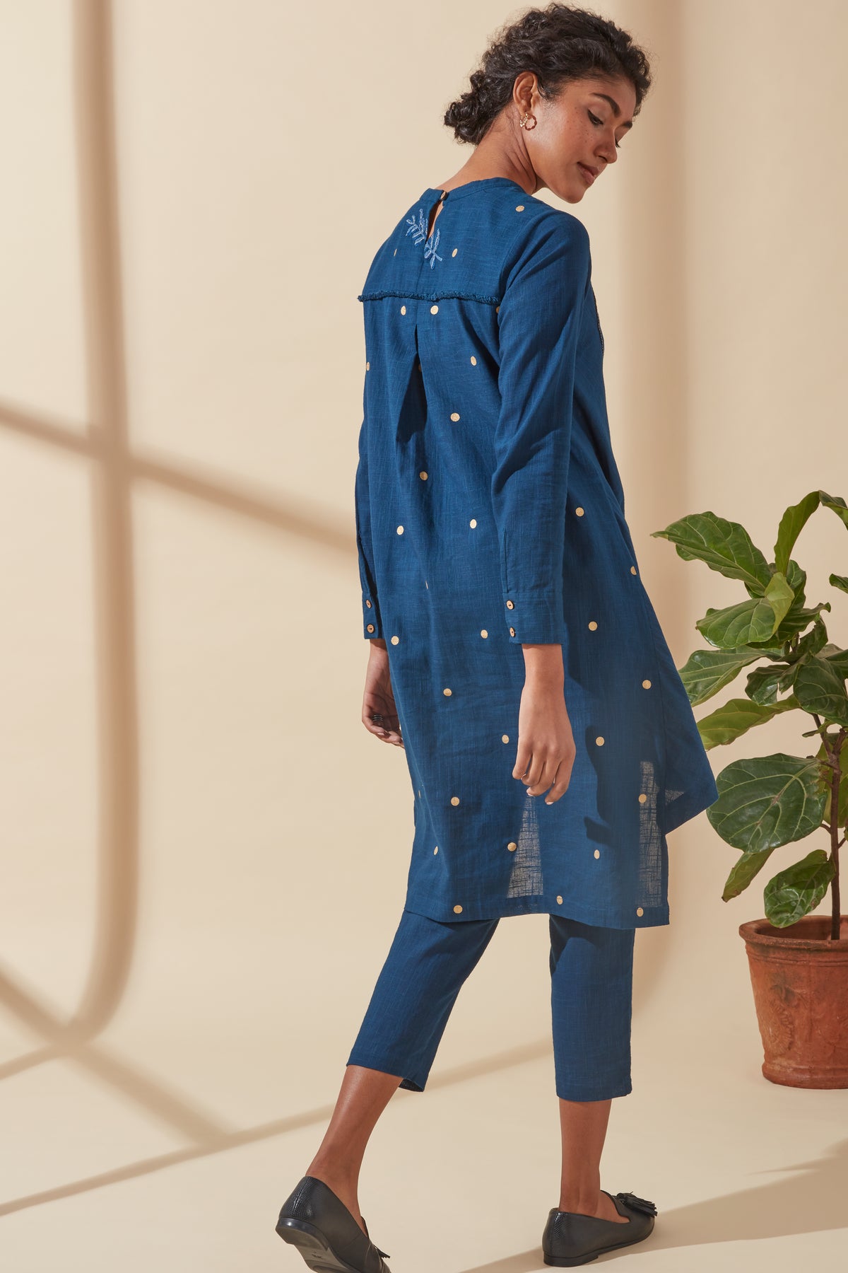 In-Sattva Women's Indigo & Gold Pure Cotton Tunic Top, product photo 2