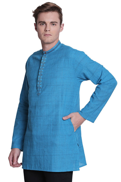 Men's embroidered cotton band collar knee-length style 2, alternate front view.