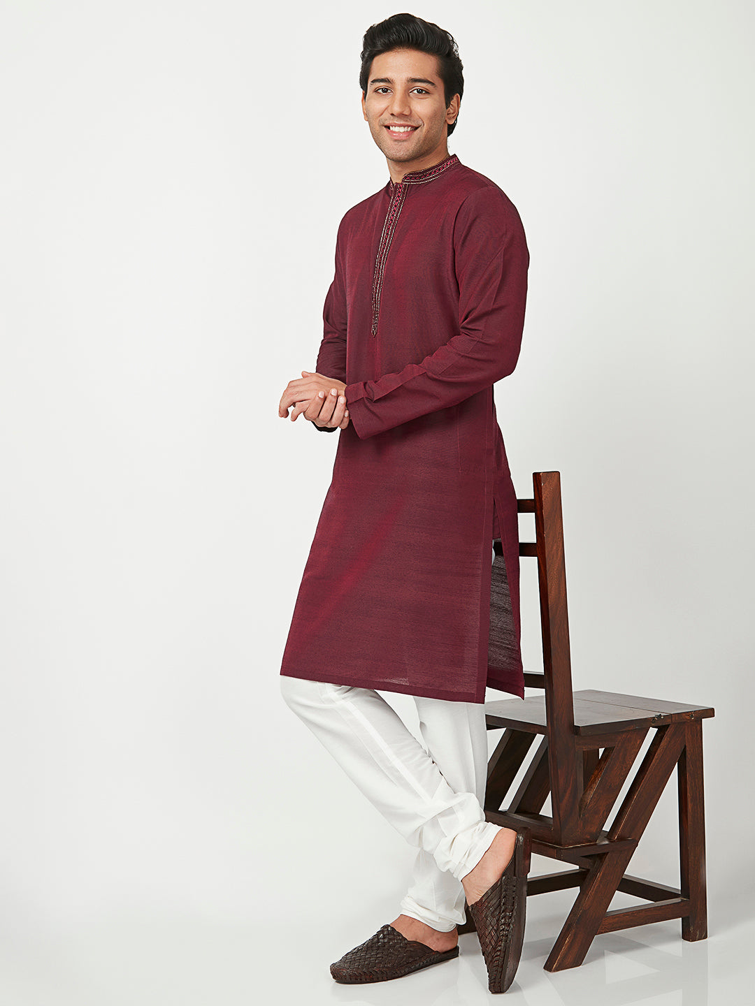 Men's embroidered cotton band collar knee-length style 3, close-up detail.