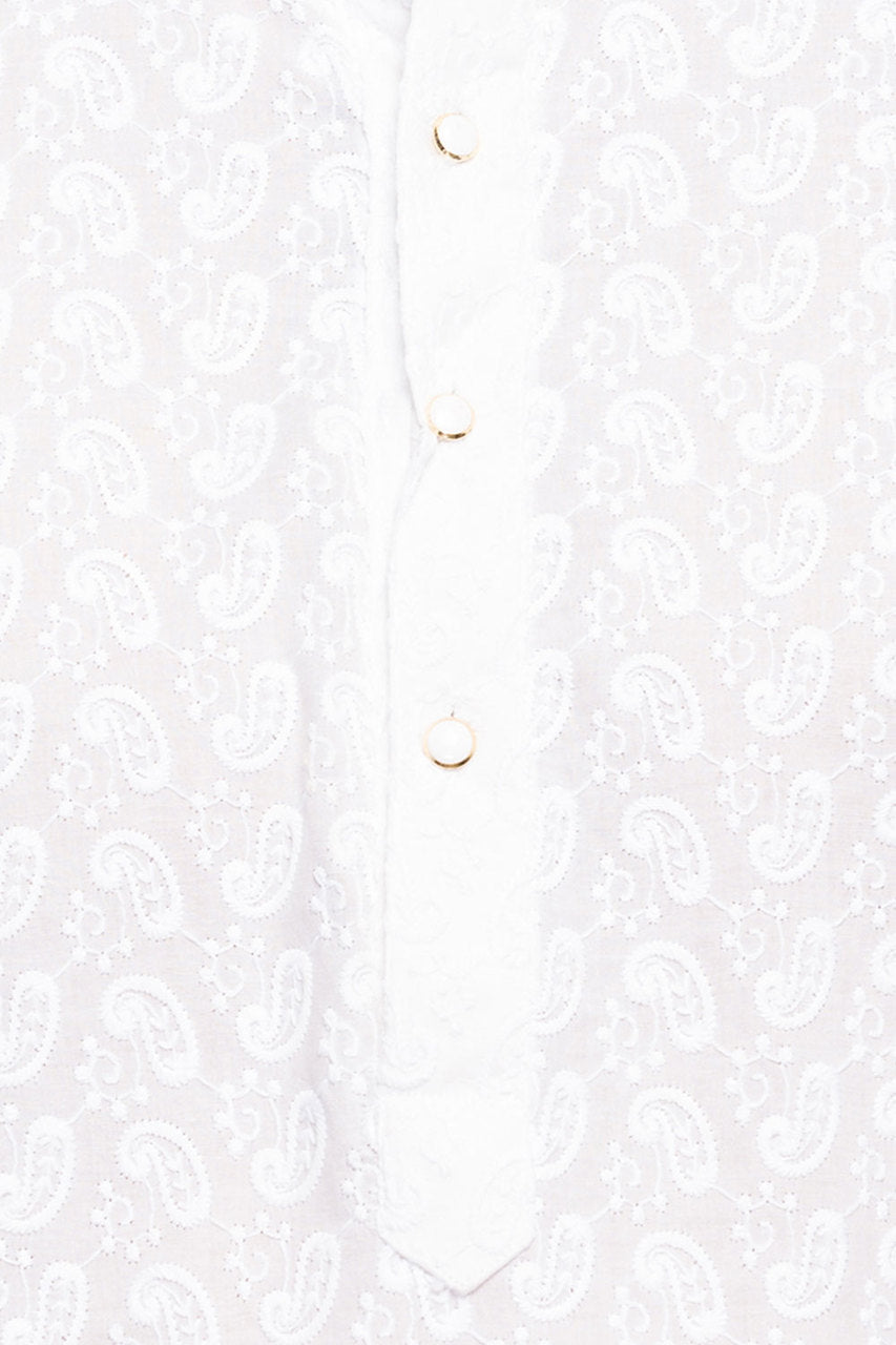 Men's embroidered cotton band collar knee-length style 4, close-up detail.