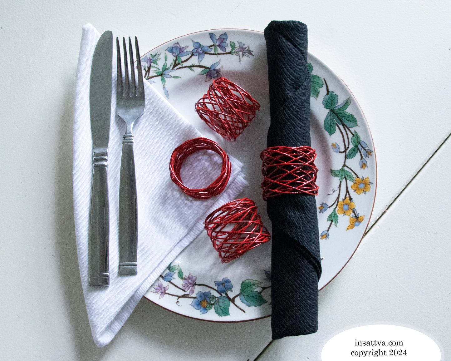 Handmade Artisan Crafted Mesh Metal Dining Napkin Rings, Red