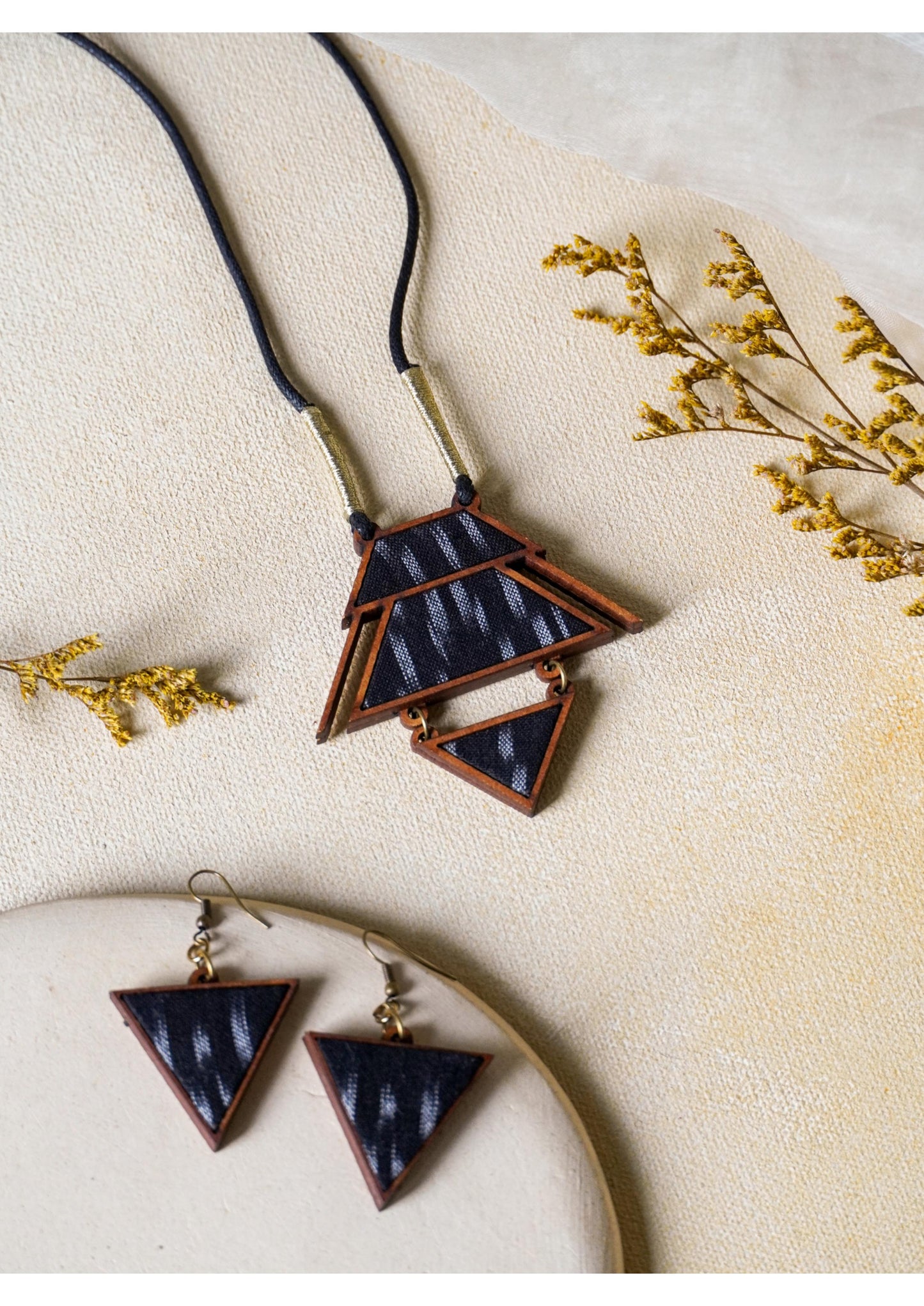 Tribal Inspired Wooden Jewelry Set | Natural View