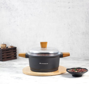 Wonderchef Die Cast Aluminum Casserole with Lid and Wooden Handle, Black