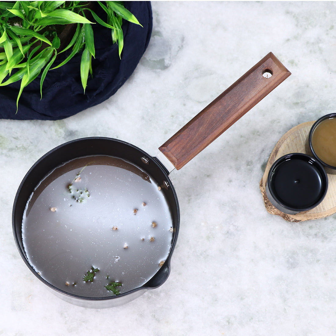 Wonderchef Ebony Hard Anodized Non-Stick Saucepan and Soup Pan 16cm 2L, Black, alternate product view 7