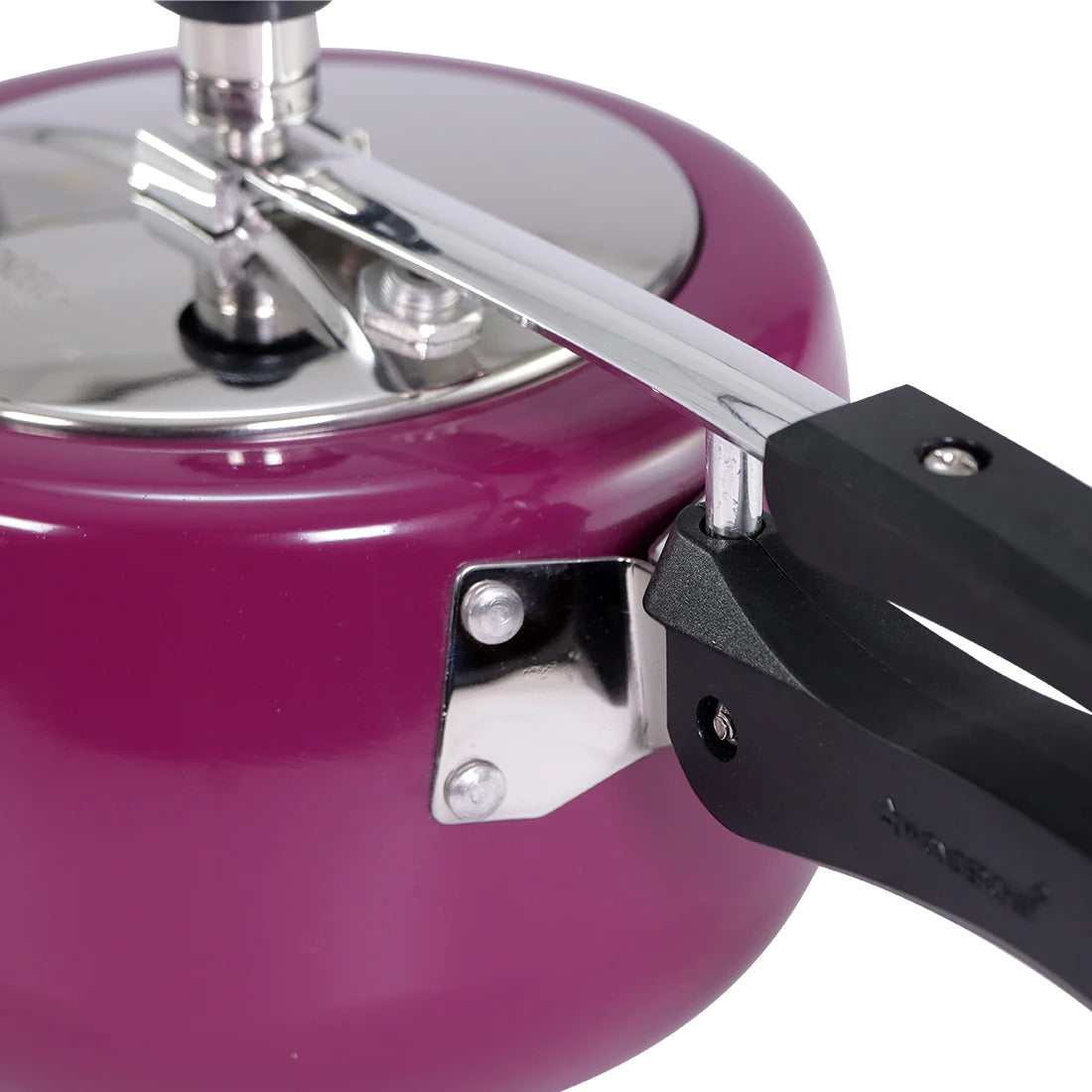Wonderchef Regalia Induction Base 5-Liter Pressure Cooker with Inner Lid, close-up