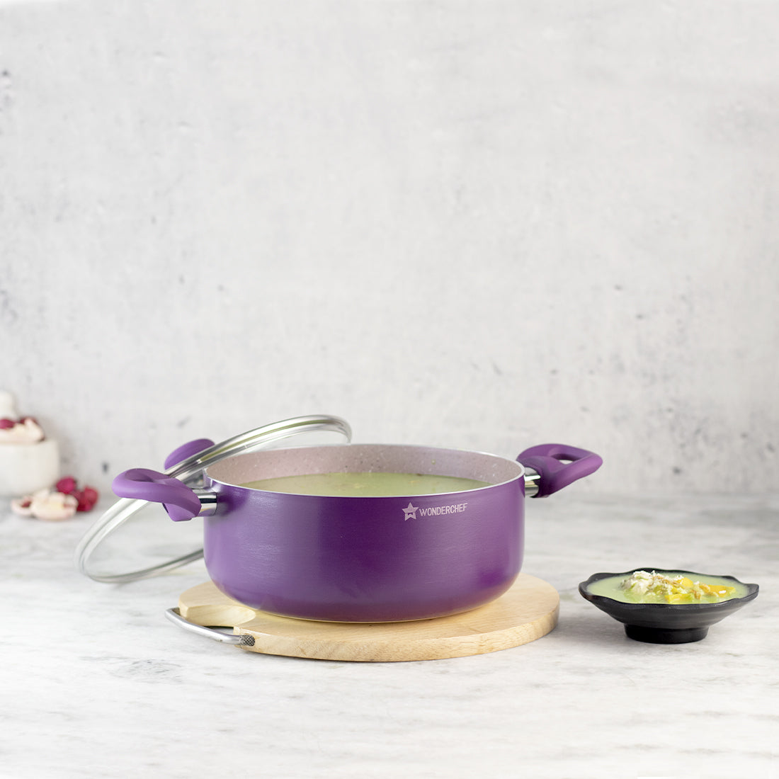 Wonderchef Royal Velvet Non-Stick PFOA-Free Aluminum Casserole with Lid, Violet, alternate product view 3