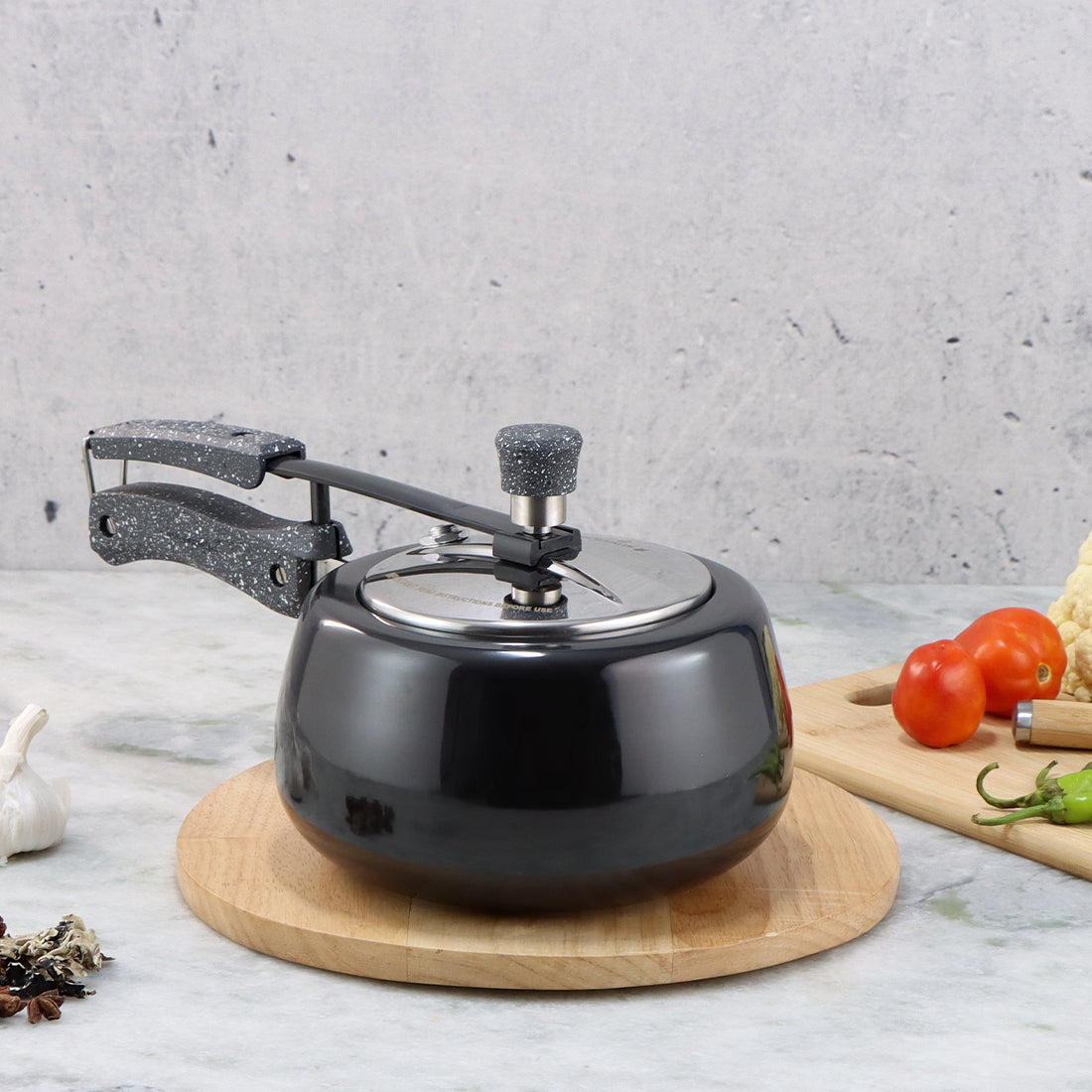 Wonderchef Taurus Hard Anodized Aluminum Inner Lid Pressure Cooker, alternate product view 3